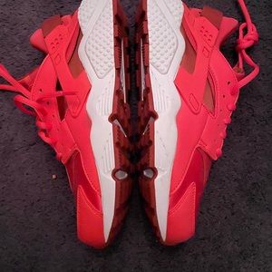 BRAND NEW!!! red and white hurrache sneakers